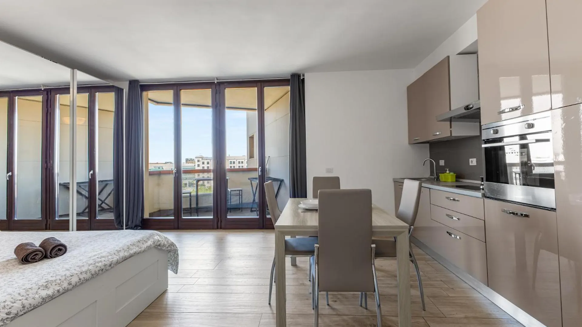 Apartament Monolocale Con Balcone Self Check In Milano Sempione Mediolan