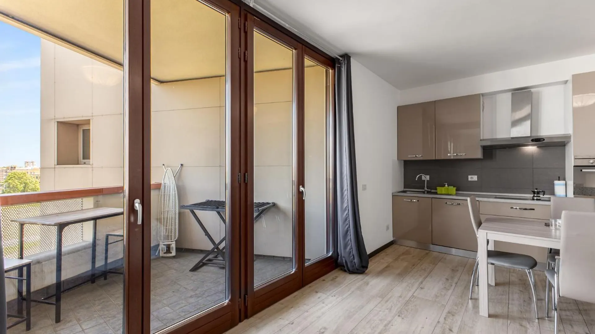 Apartament Monolocale Con Balcone Self Check In Milano Sempione 0*, Mediolan